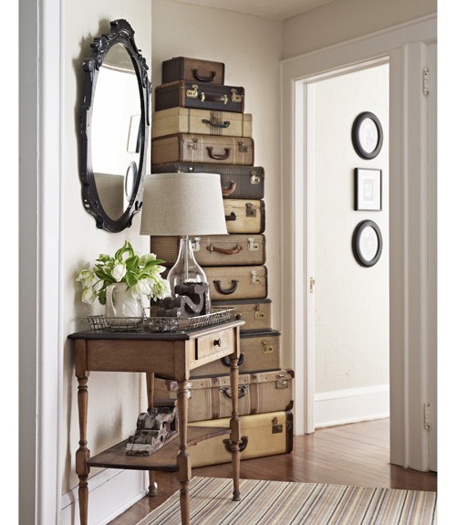 vintage-luggage-stacked