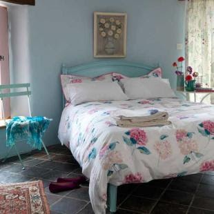 aqua and pink bedroom