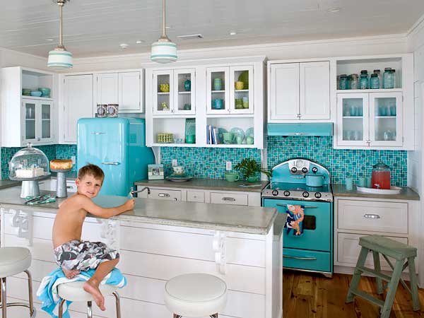 retro-style-kitchen-white-turquoise