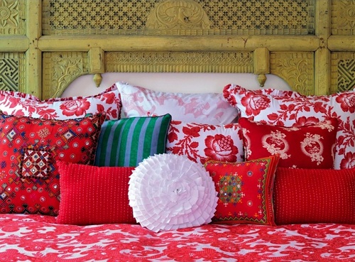 red pillow interior design