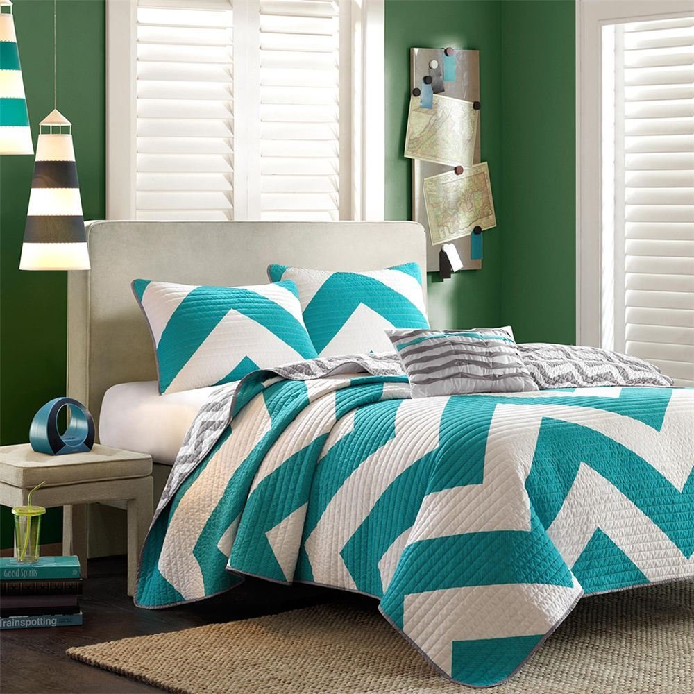 Chevron Bedding in Turquoise and White - Panda's House