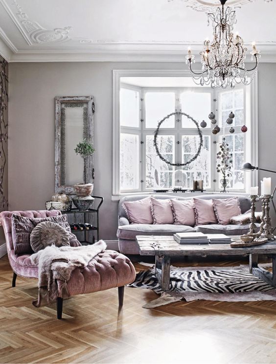 Romantic bohemian living room in pink and gray