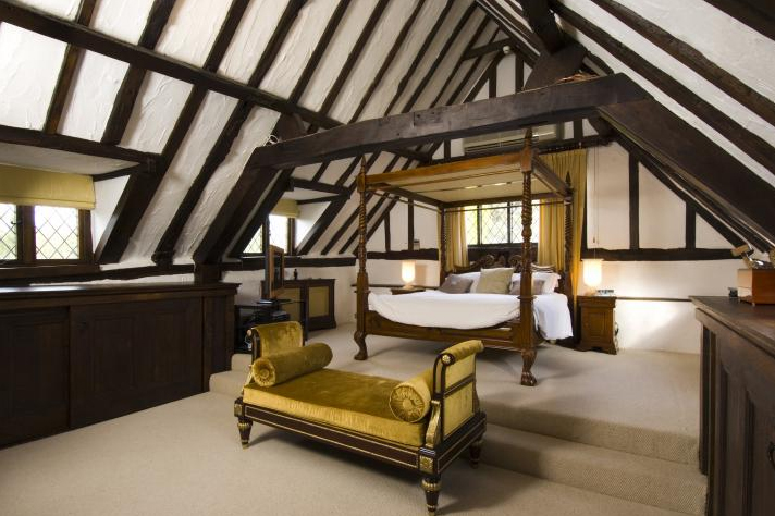 tudor bedroom