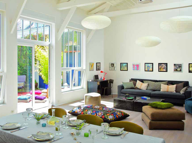 Chic Lounge and Dining