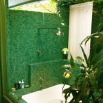 topical-green-bathroom