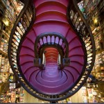 Livraria Lello red staircase-2