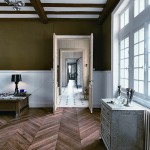 Multi-toned herringbone wooden floors