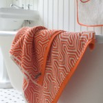 tangerine-tango-bath-towel
