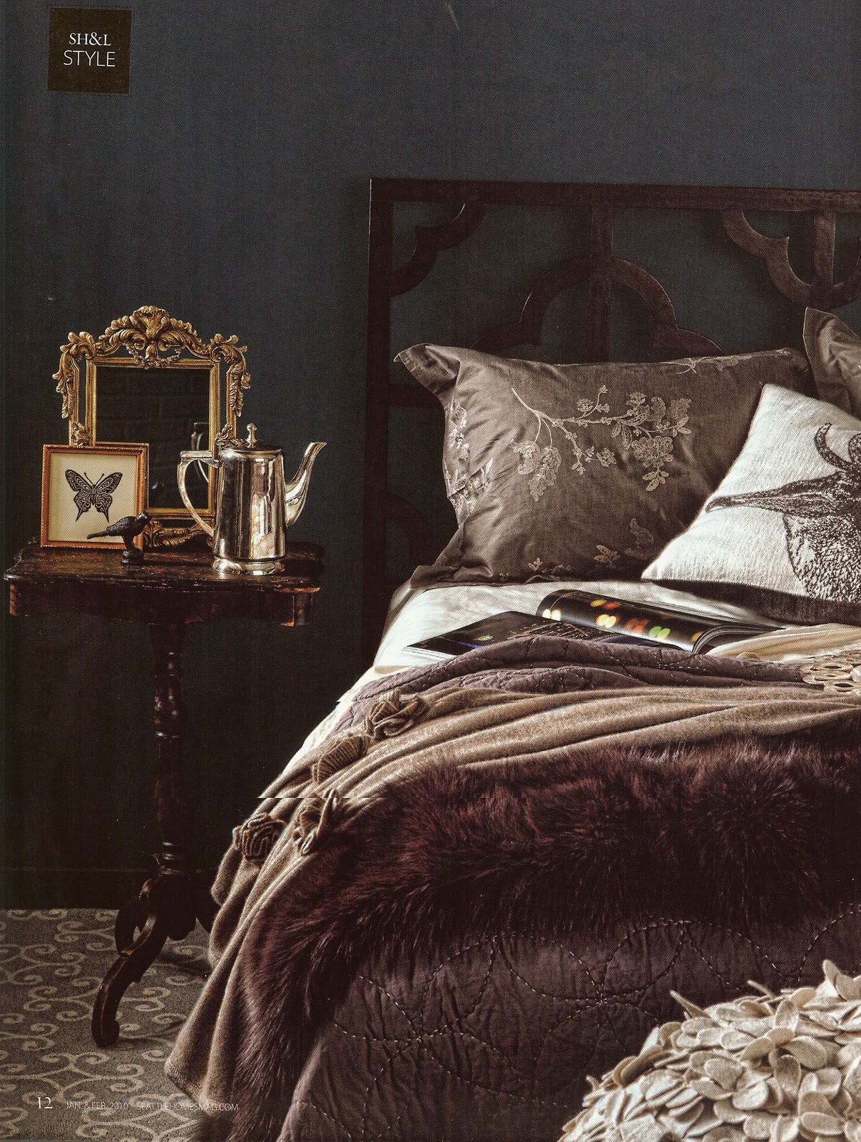 Dark Muted Vintage Bedroom - Panda's House